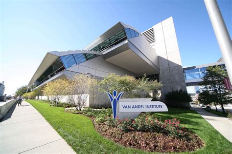 Van andel institute - ANNUAL REPORT. 2016. Through biomedical research and science education, Van Andel Institute is committed to improving the health and enhancing the lives of current and future generations.